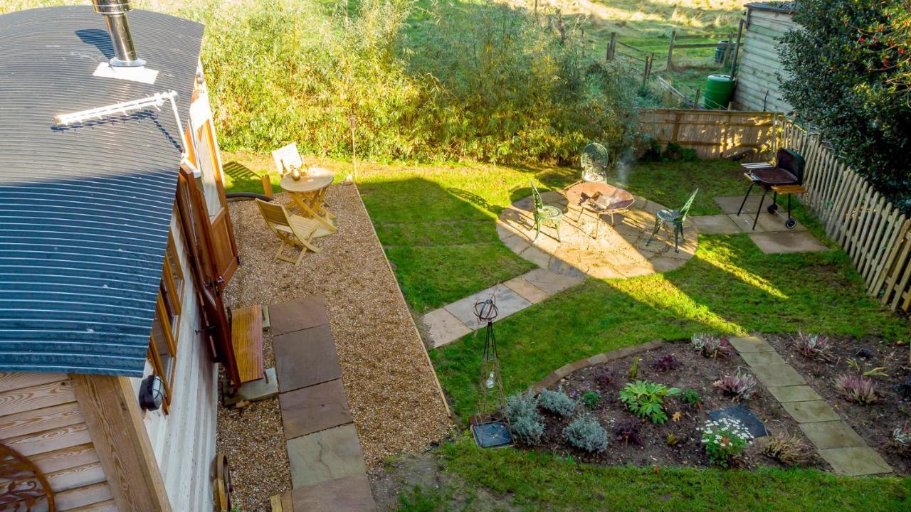 Hayloft And Shepherds Hut In Norfolk Broads With Fire Pit And Bbq From Ginger And Gold Ranworth Exteriör bild