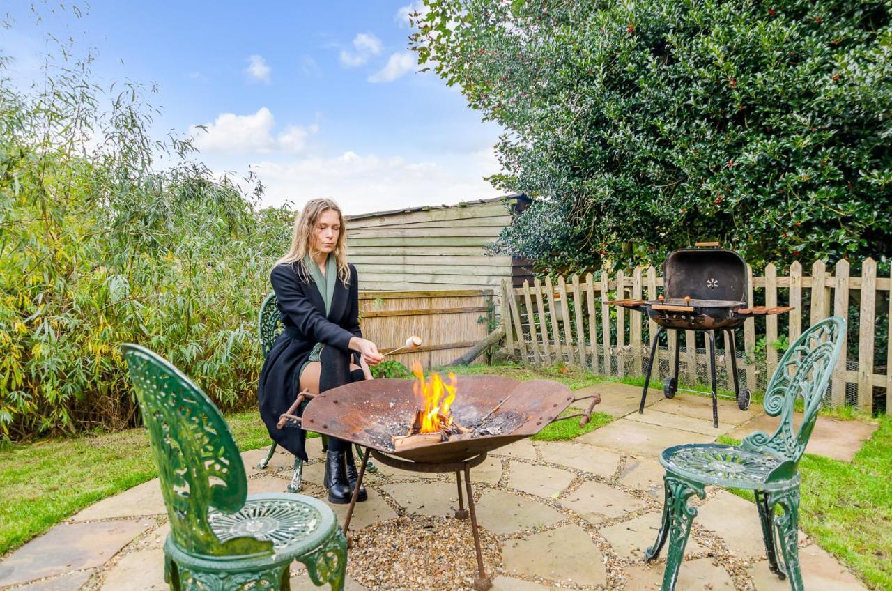 Hayloft And Shepherds Hut In Norfolk Broads With Fire Pit And Bbq From Ginger And Gold Ranworth Exteriör bild