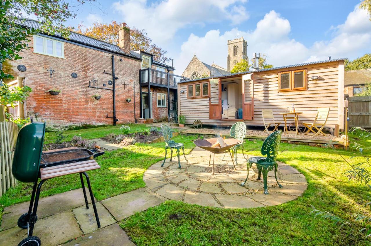 Hayloft And Shepherds Hut In Norfolk Broads With Fire Pit And Bbq From Ginger And Gold Ranworth Exteriör bild